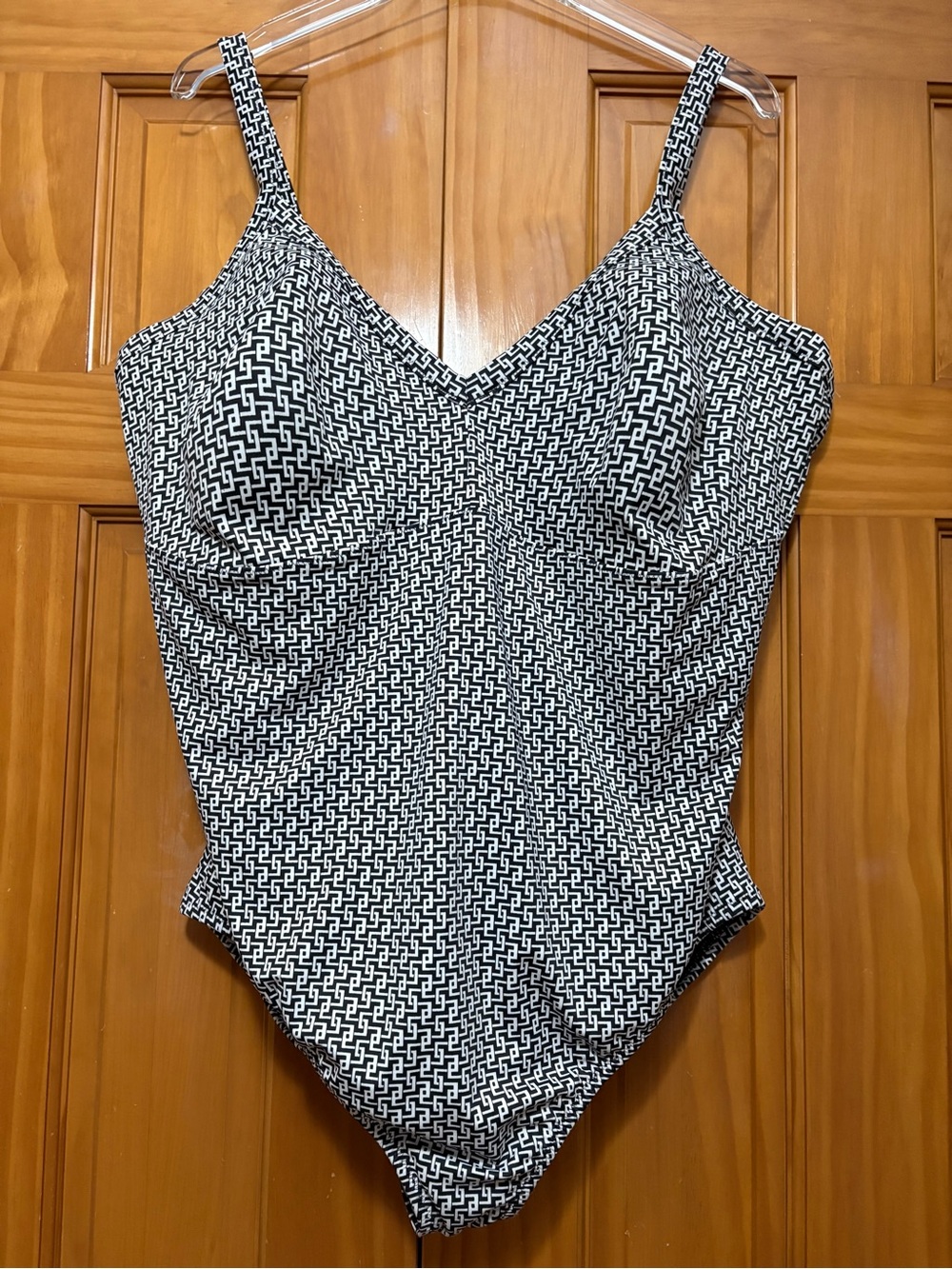 Lands' End Black and White Geometric One-Piece Swimsuit Size 24W DD NWT